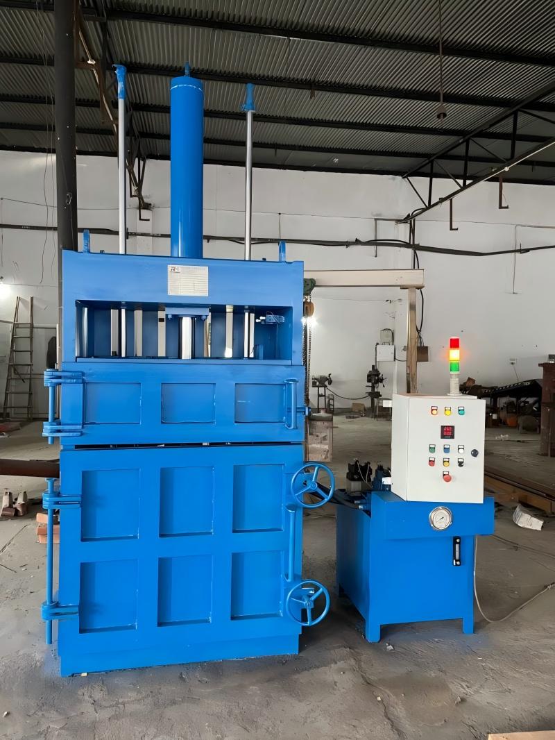 Hydraulic baling press operation