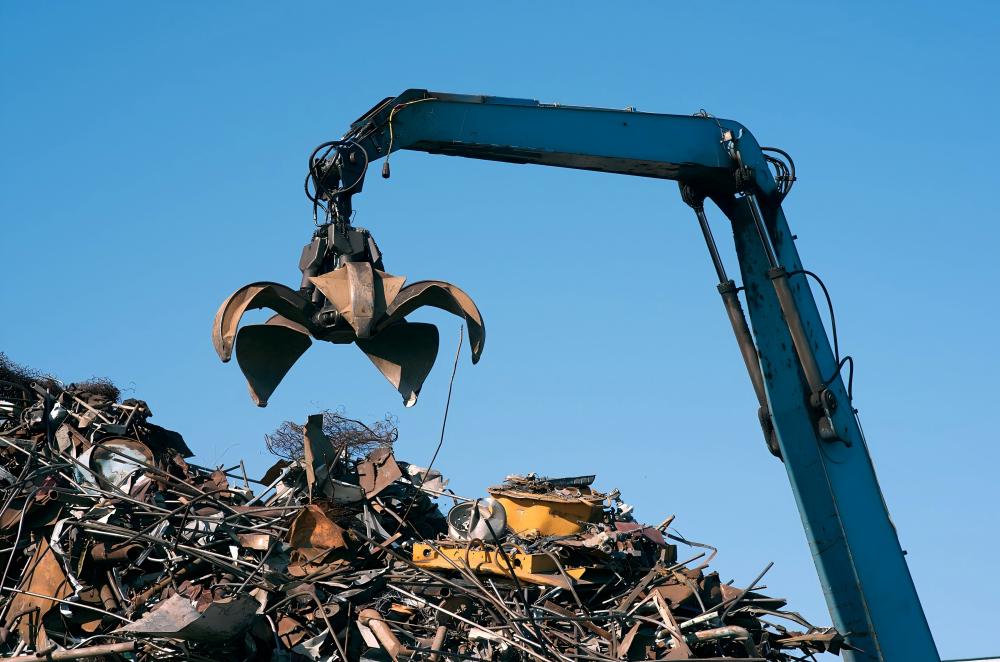 Scrap Metal Loading with Claw Grabber