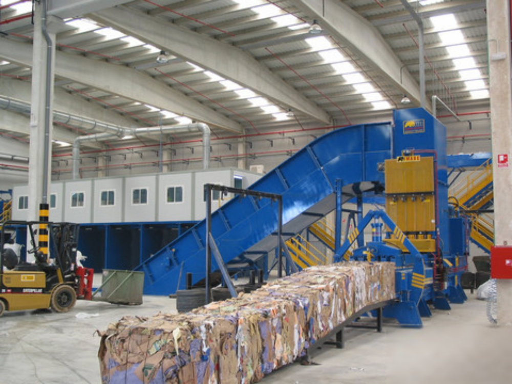 Single Ram Horizontal Baler for Industrial Use