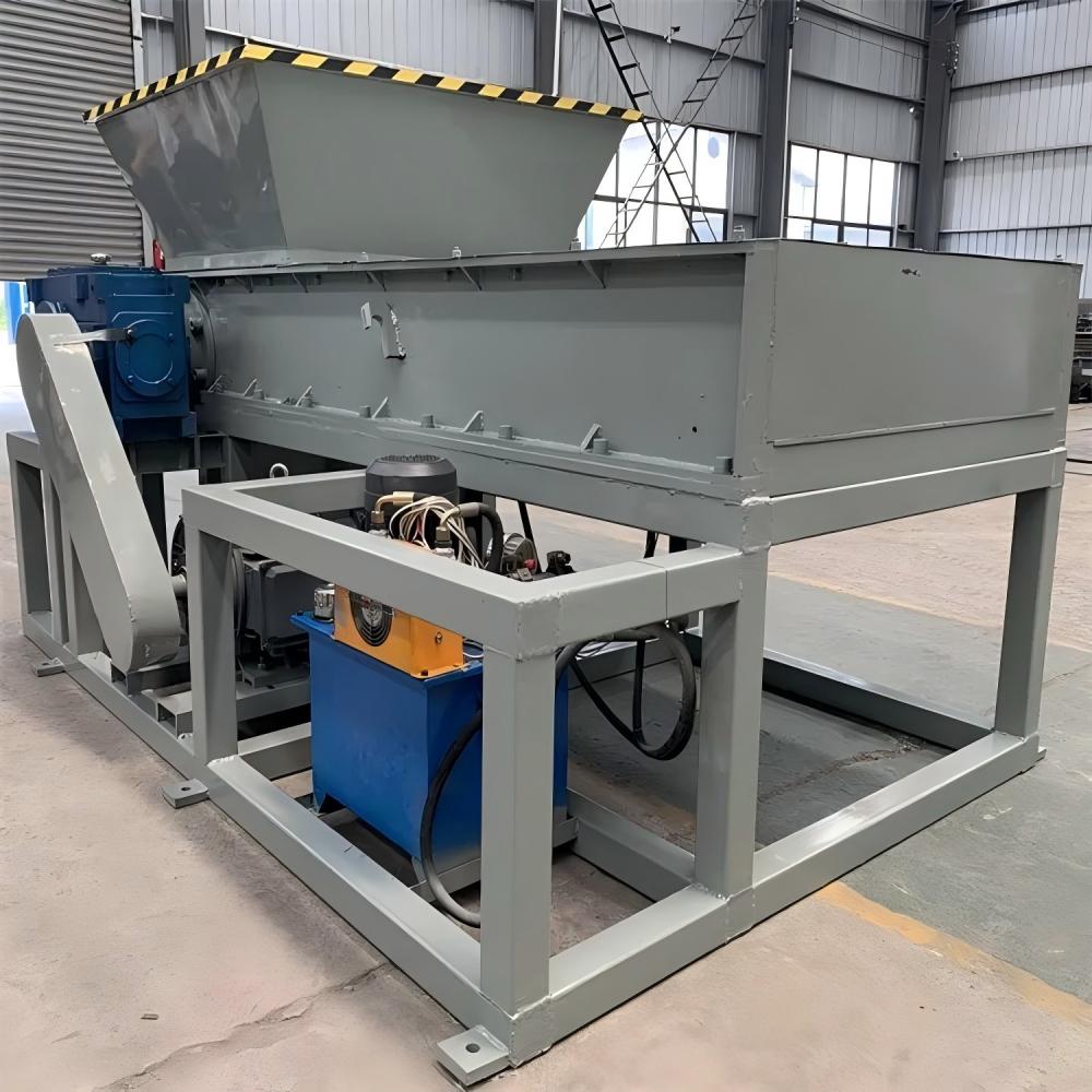 HARSLE Single-Shaft Shredder in Operation