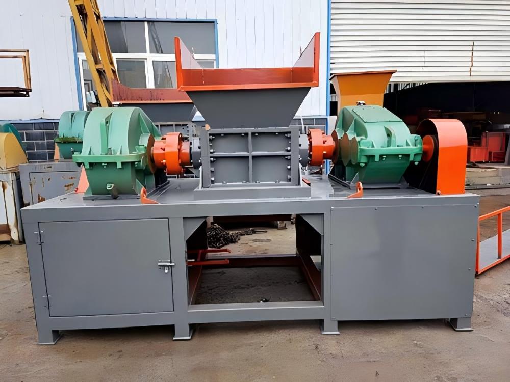 Twin-Shaft Shredder in a Recycling Facility