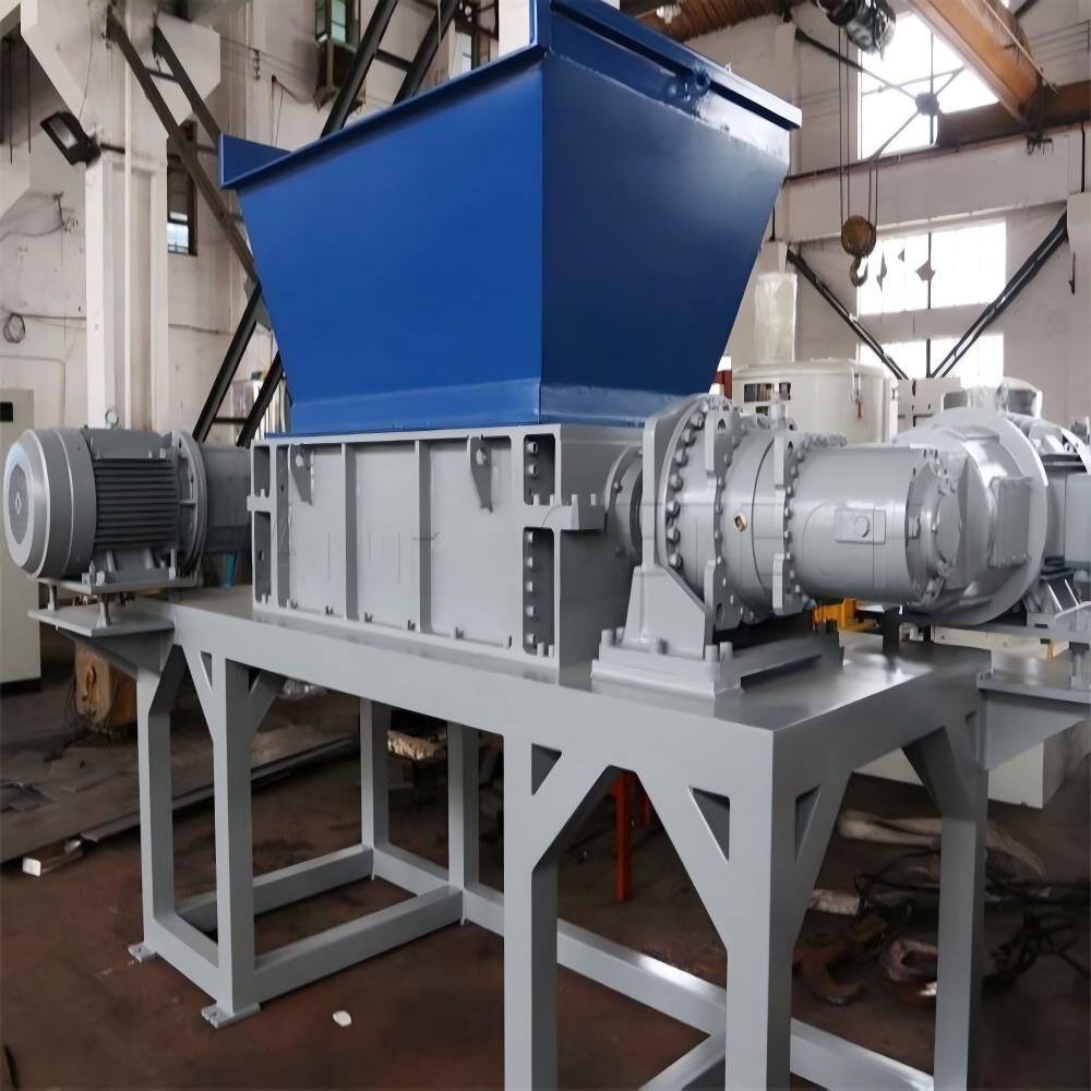 Internal Blade Configuration of a Four-Shaft Shredder