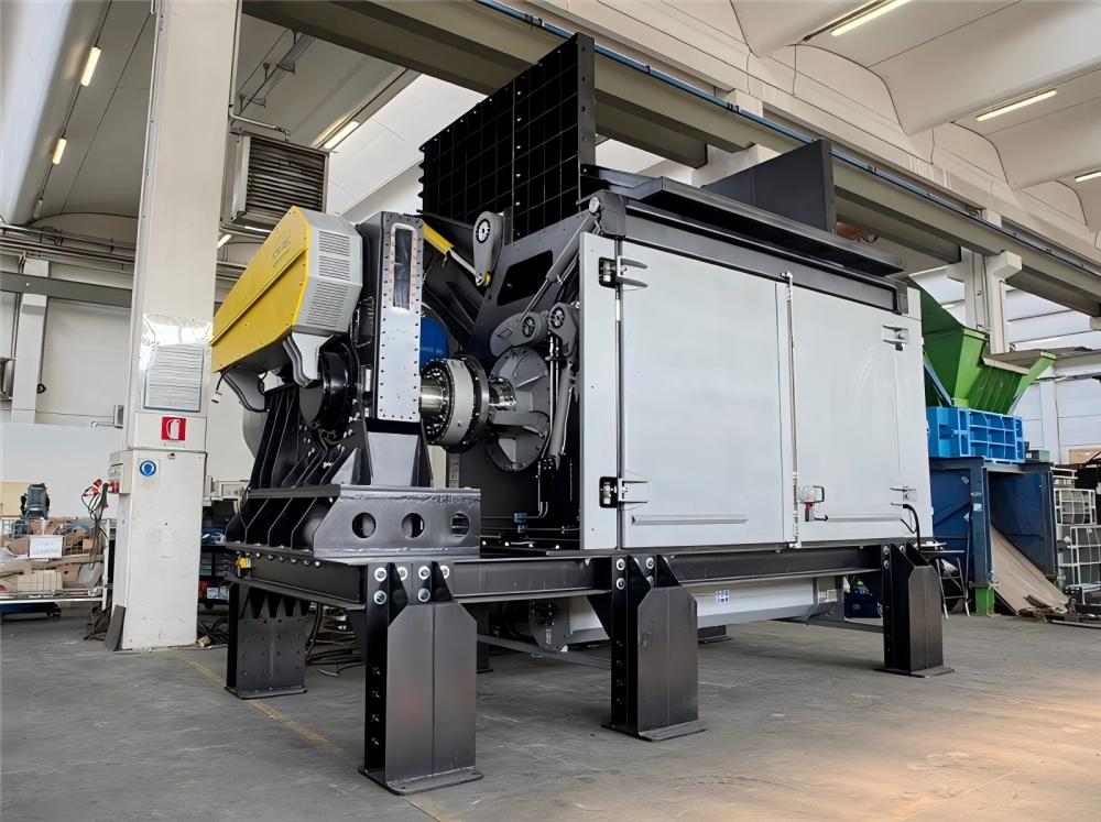 Single-Shaft Shredder Rotor and Pusher Configuration