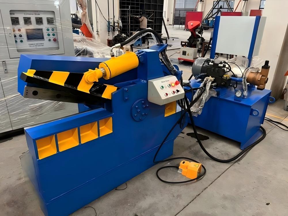 Industrial Alligator Shear Machine in Operation