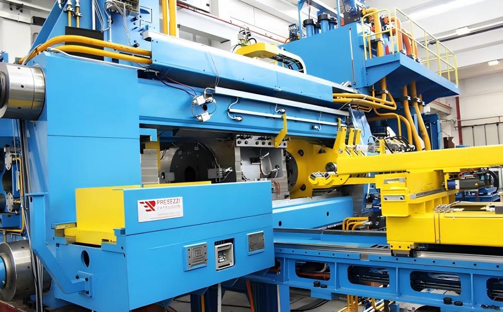 Industrial Aluminium Extrusion Press in Operation