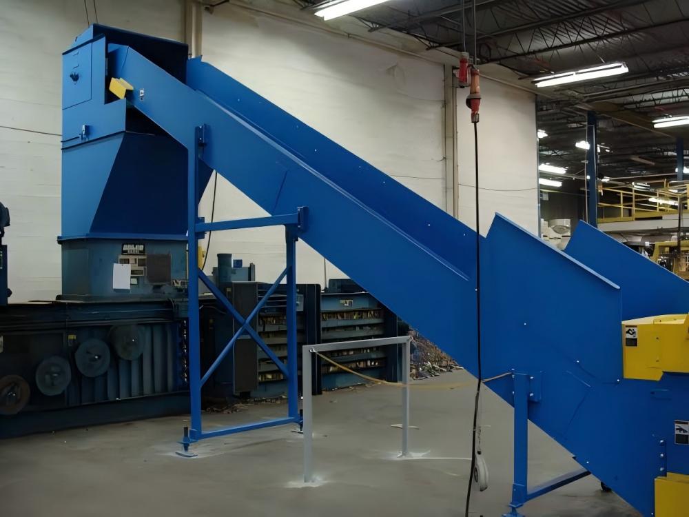 Industrial Shredder Conveyor System in Operation