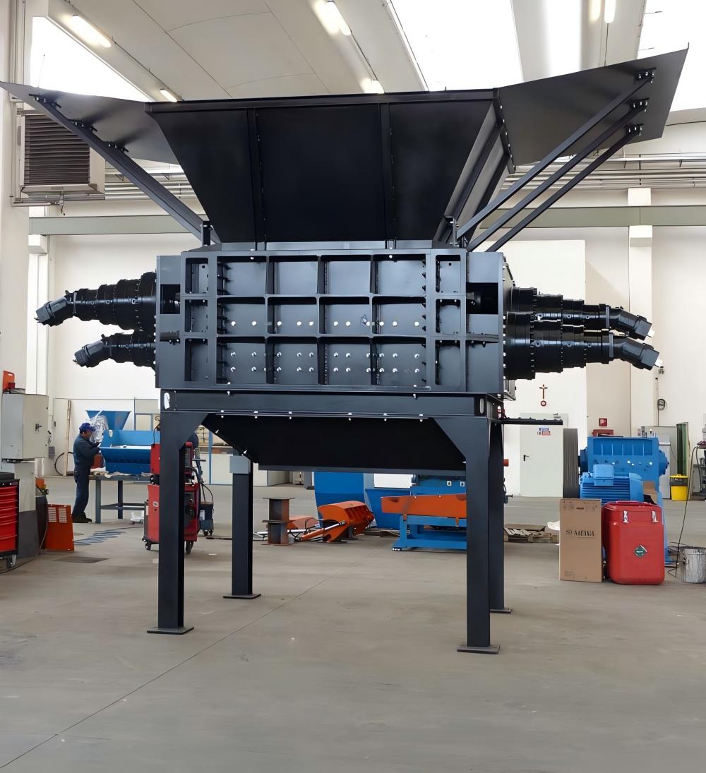 Industrial Four-Shaft Shredder for Waste Treatment