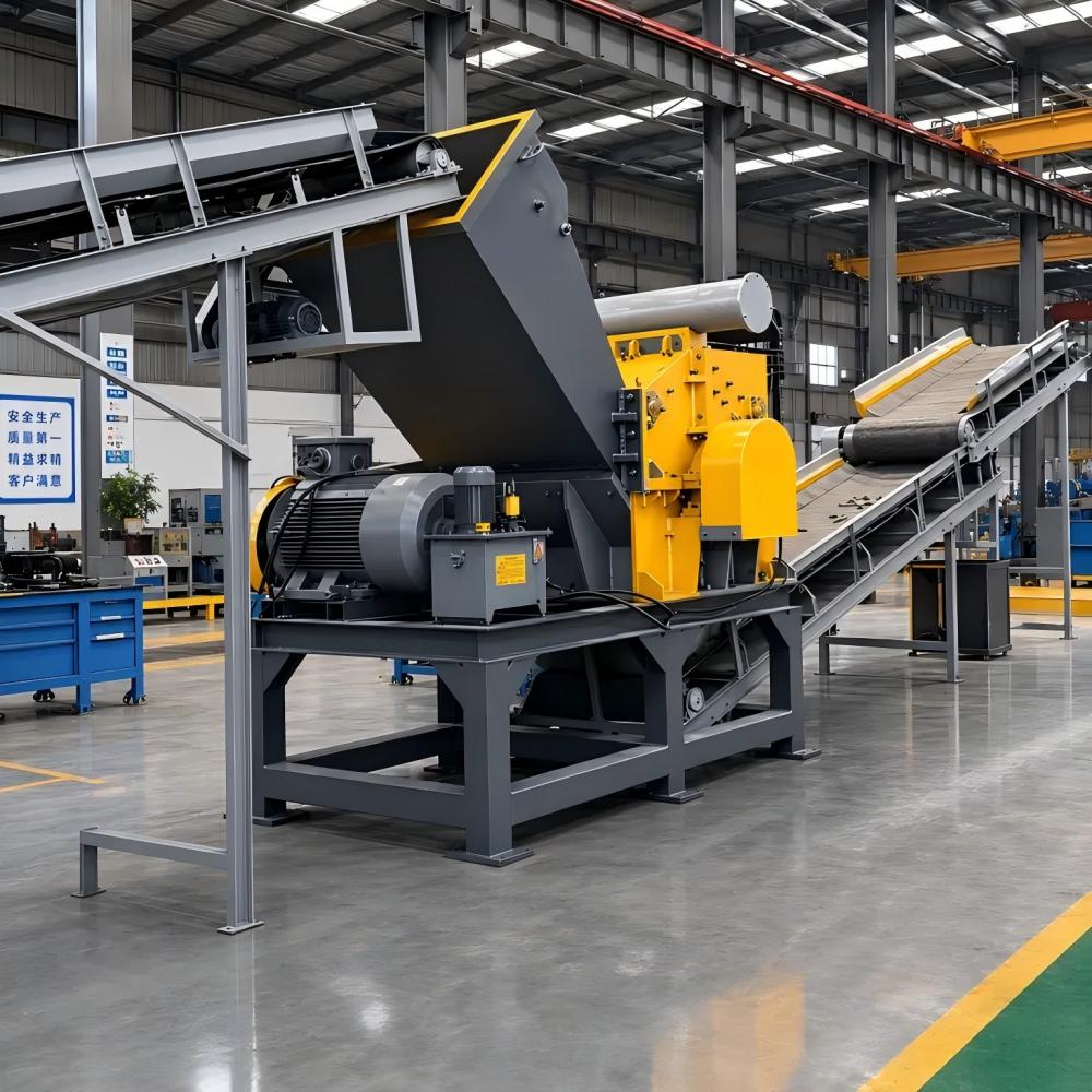 Heavy-duty swing hammer shredder for metal recycling