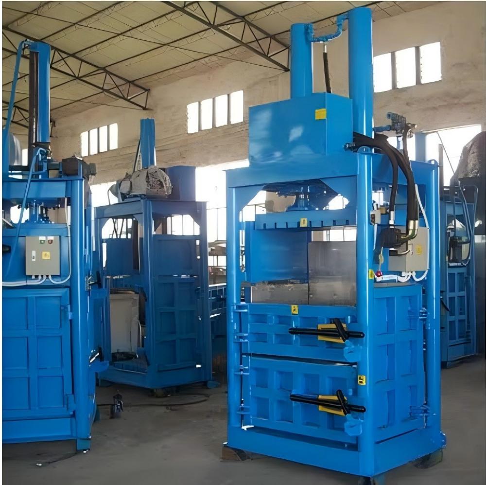 Vertical baler hydraulic cylinder inspection